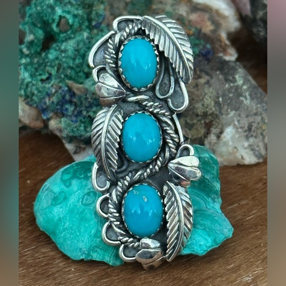 Kingman turquoise long statement southwestern sterling silver ring - Picture 7 of 10